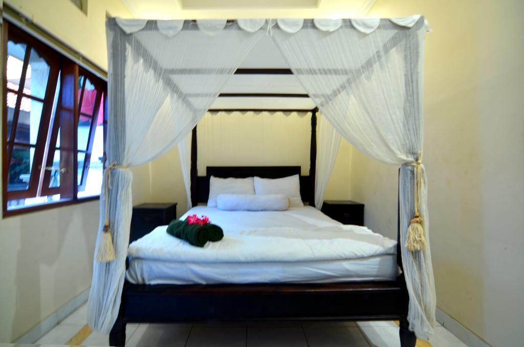 Lori Beach Inn Семиньяк Экстерьер фото