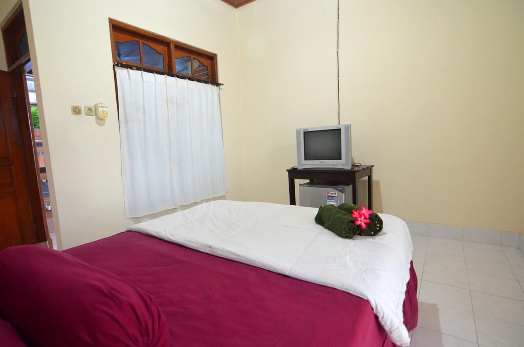 Lori Beach Inn Семиньяк Экстерьер фото