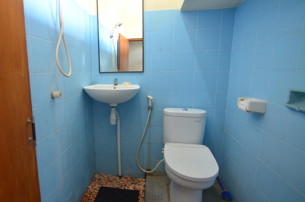 Lori Beach Inn Семиньяк Экстерьер фото